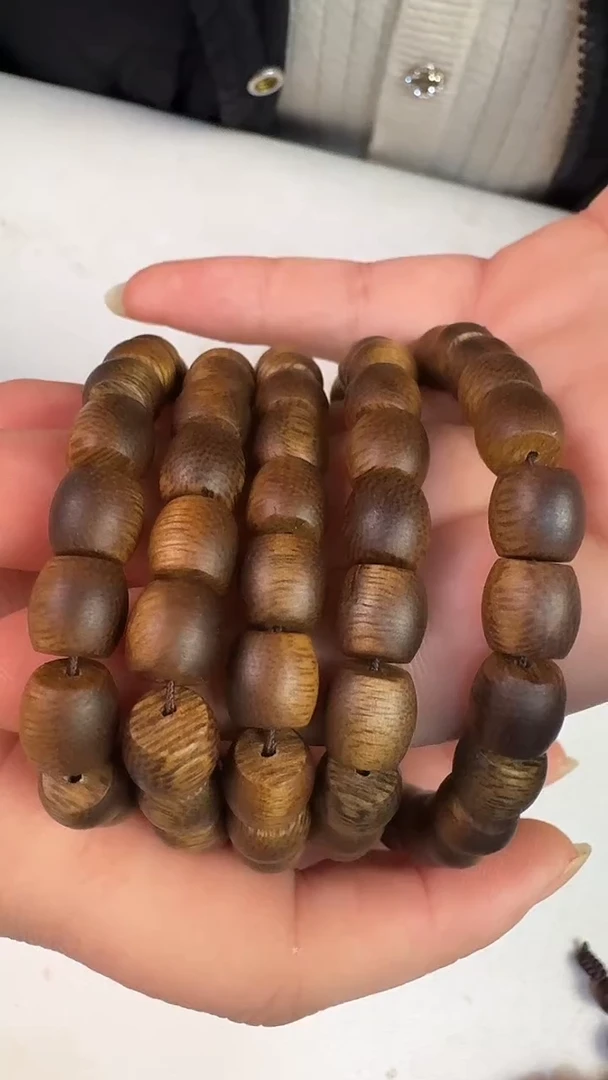 沉香手串越南富森红土0.8桶珠多圈手串