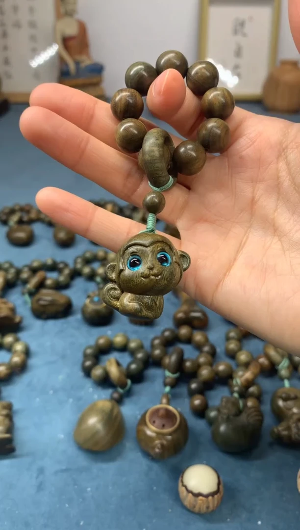 【闪购商品】维腊木（绿檀）把件 小猴子 盘玩件