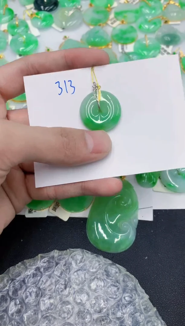 颈饰18K金镶嵌翡翠1111111