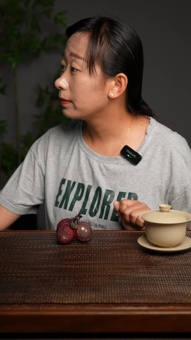 陶瓷红色变色荔枝茶宠