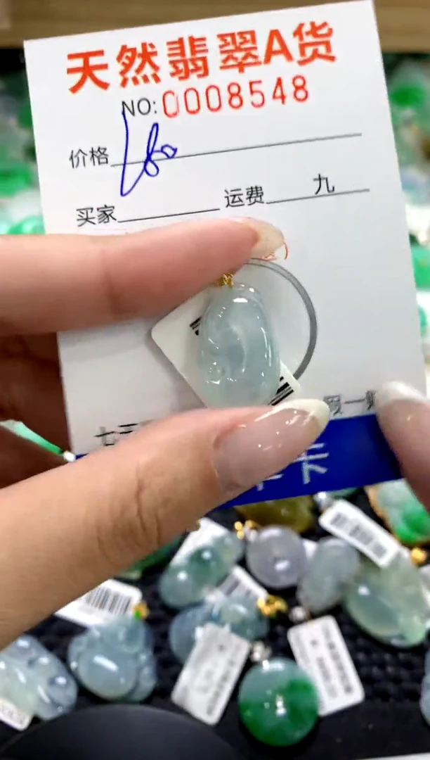 翡翠18K金镶嵌颈饰1111111111111111