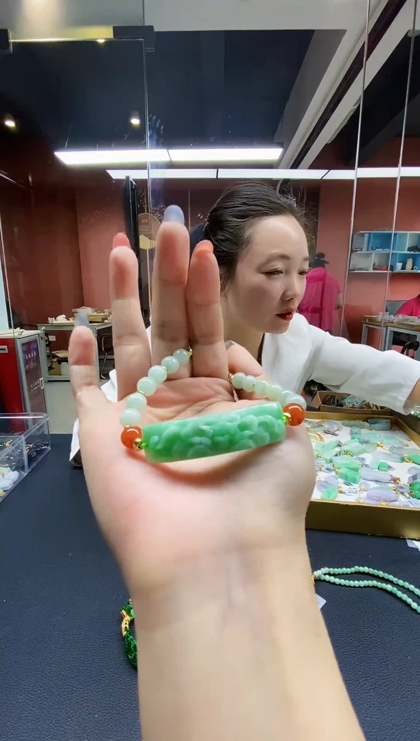 颈饰未镶嵌翡翠翡翠手牌