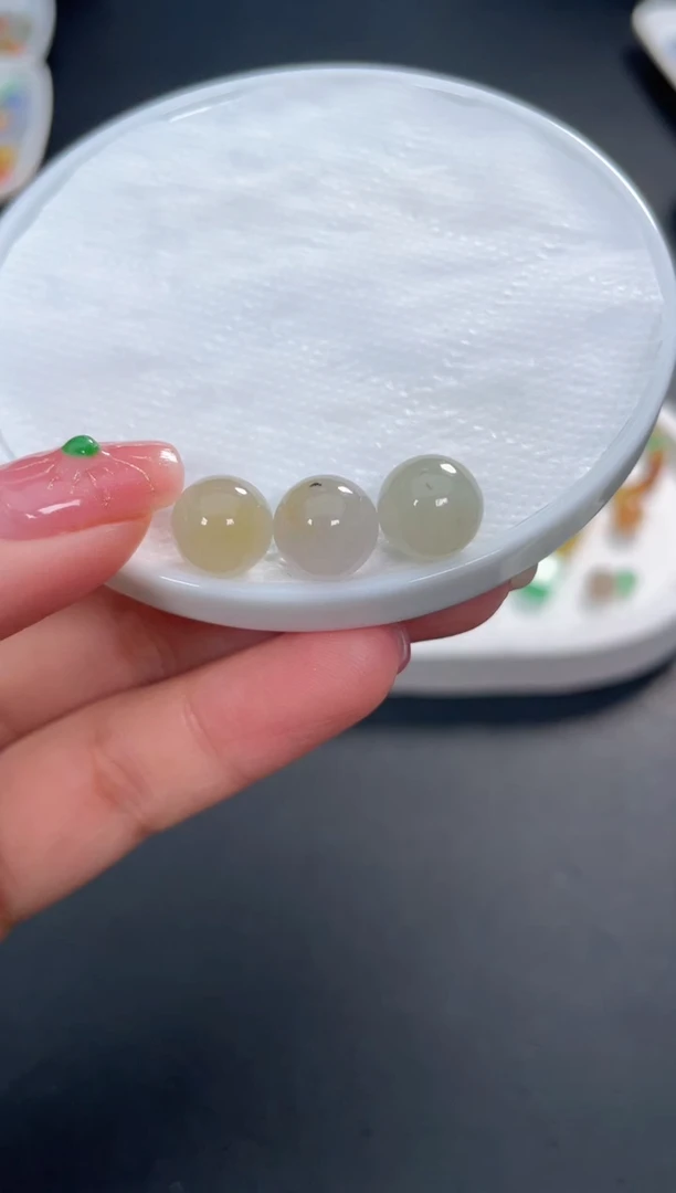 颈饰未镶嵌翡翠“**”啊A117