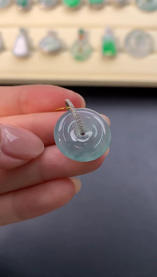 【闪购商品】翡翠颈饰18K金镶嵌W522