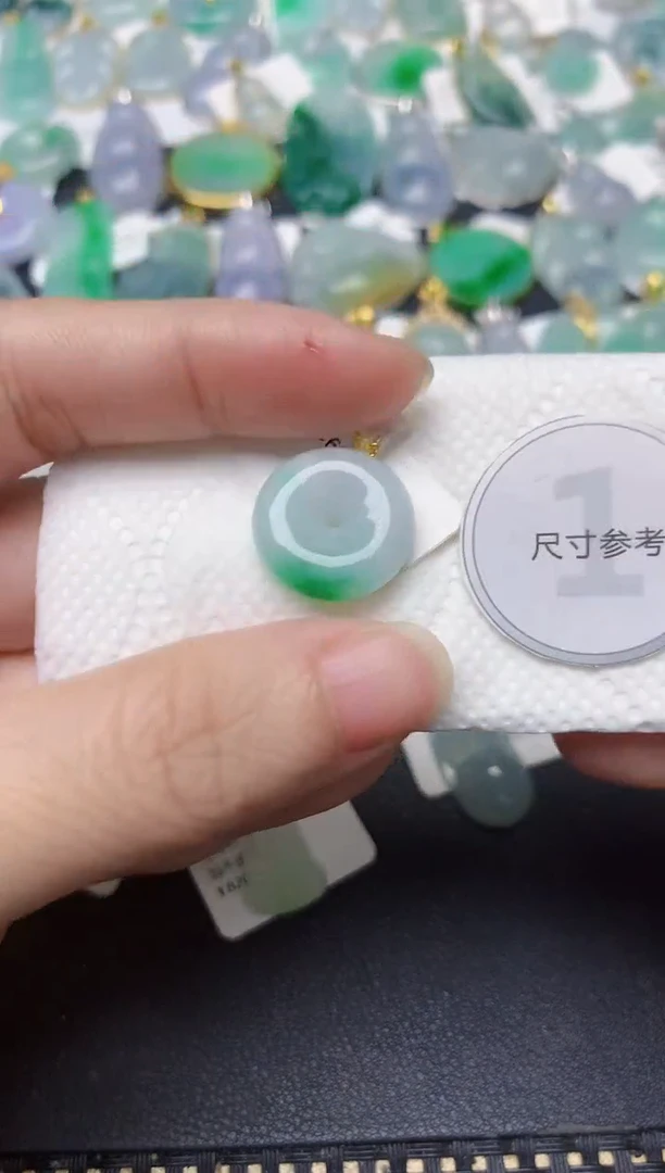 颈饰18K金镶嵌翡翠天然缅甸A货翡翠
