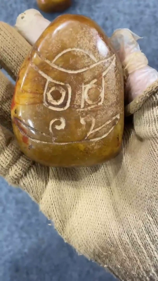 未镶嵌和田玉挂件未镶嵌和田玉把件