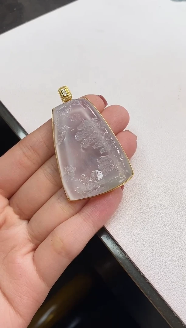 【闪购商品】翡翠颈饰18K金镶嵌山水牌
