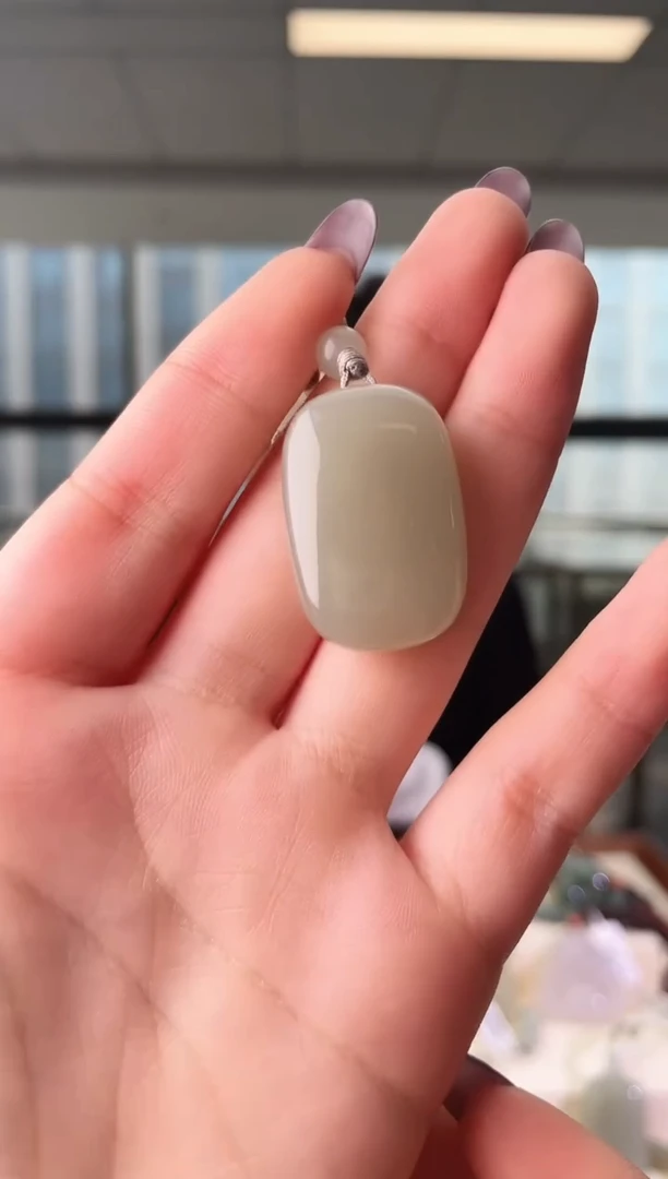 颈饰未镶嵌和田玉无事牌 无