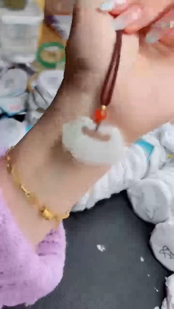 【闪购商品】石英质玉手镯未镶嵌催所