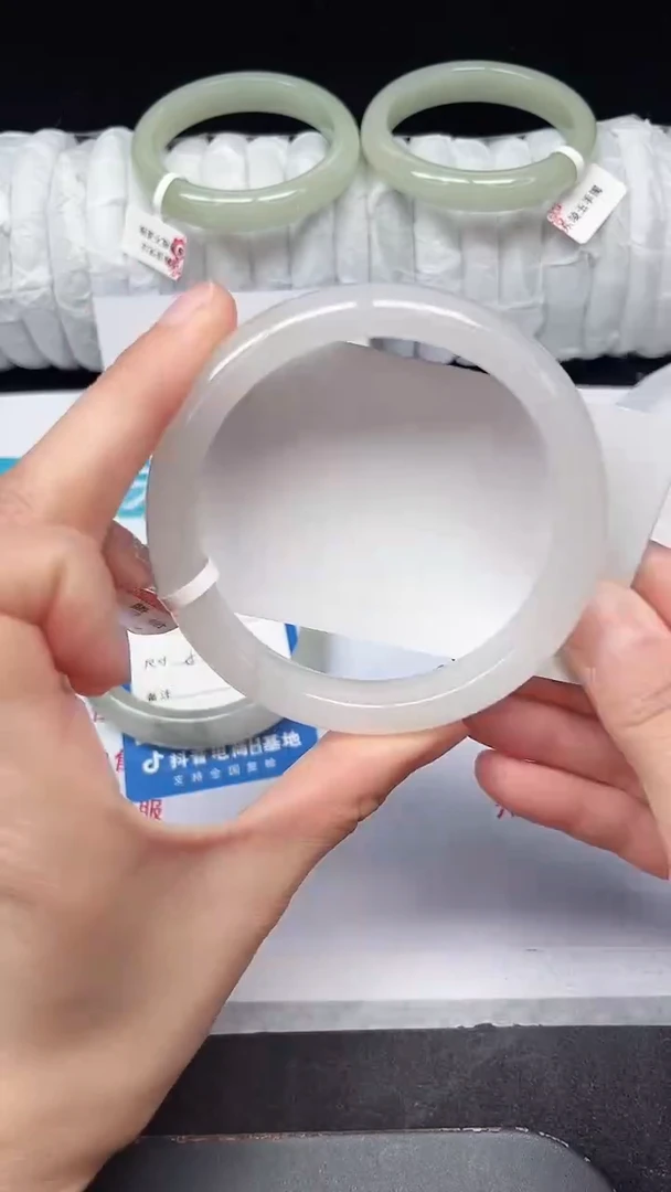 未镶嵌手镯石英质玉24-64/65