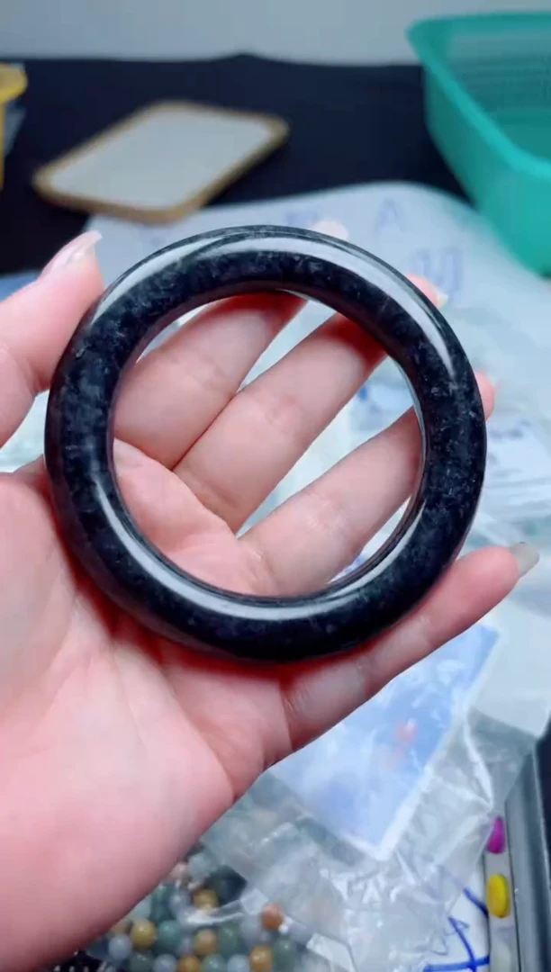 翡翠未镶嵌颈饰珠串