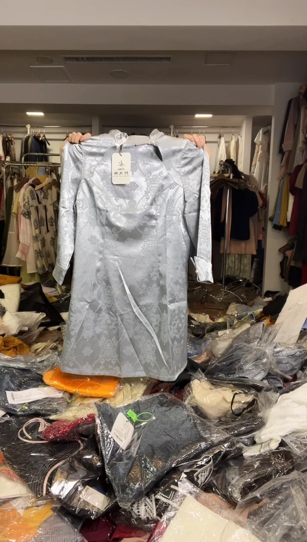 连衣裙       XL码      115-125斤