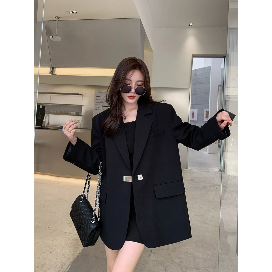 2025黑色炸街小西装外套女春秋新爆款韩版宽松网红气质小个子西服