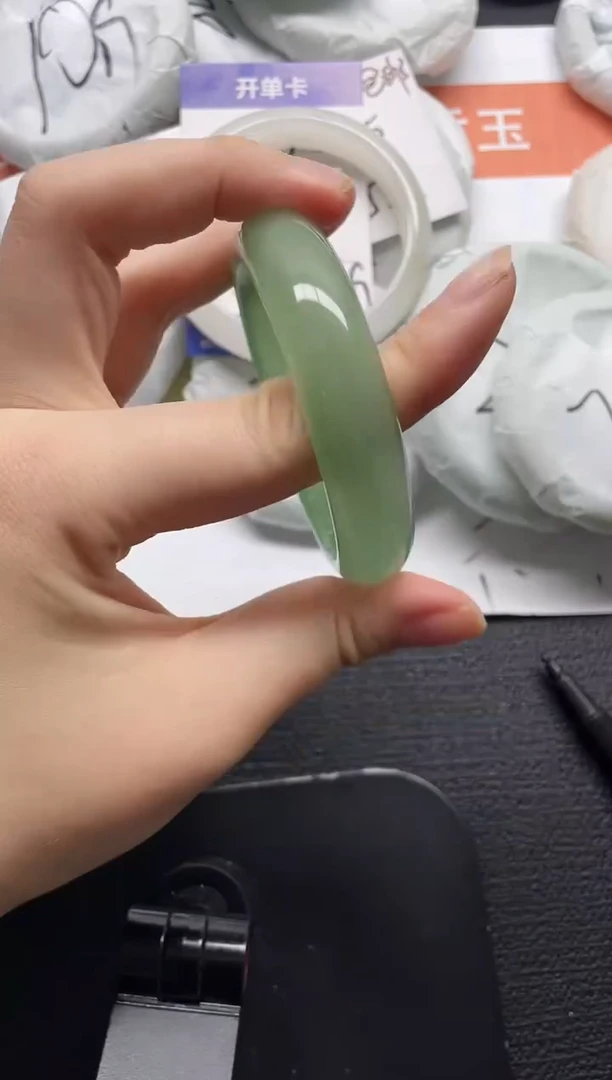 未镶嵌手镯石英质玉2-55