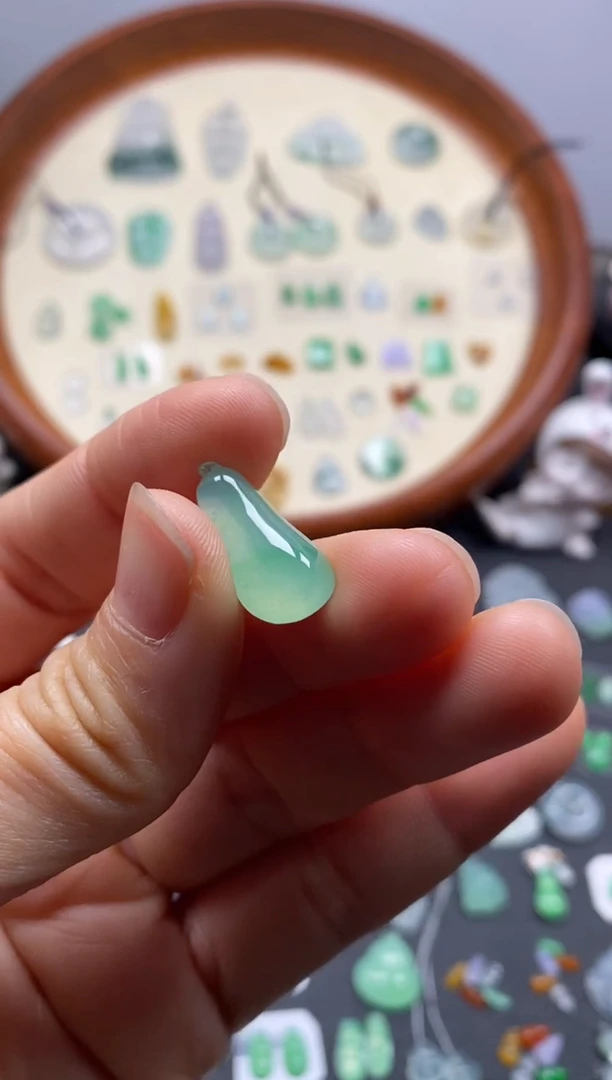 颈饰未镶嵌翡翠冰果緑福瓜/的