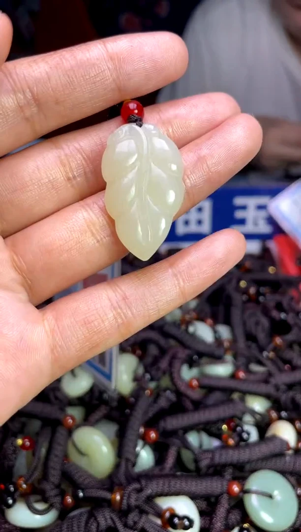 未镶嵌和田玉挂件1