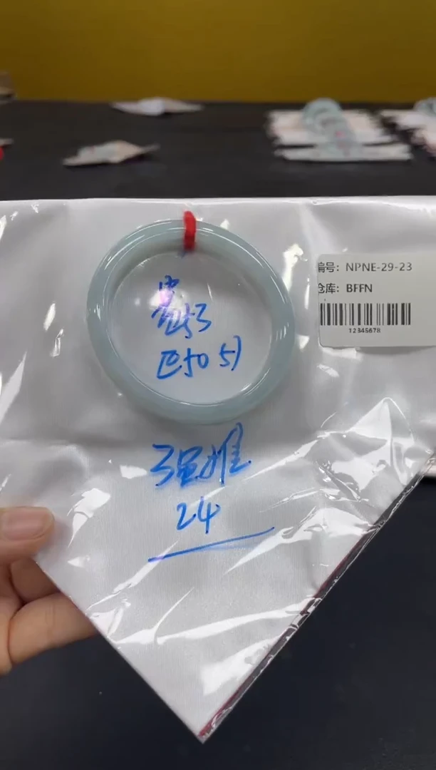 未镶嵌手镯翡翠翡翠手镯