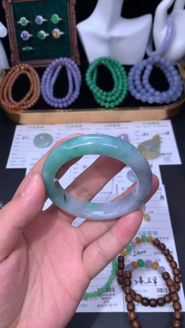未镶嵌定制翡翠48小时鉴赏期 退货不扣服务费