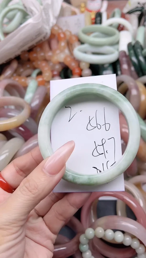 未镶嵌手镯石英质玉566