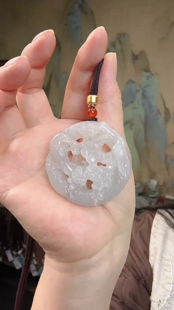 颈饰未镶嵌和田玉.