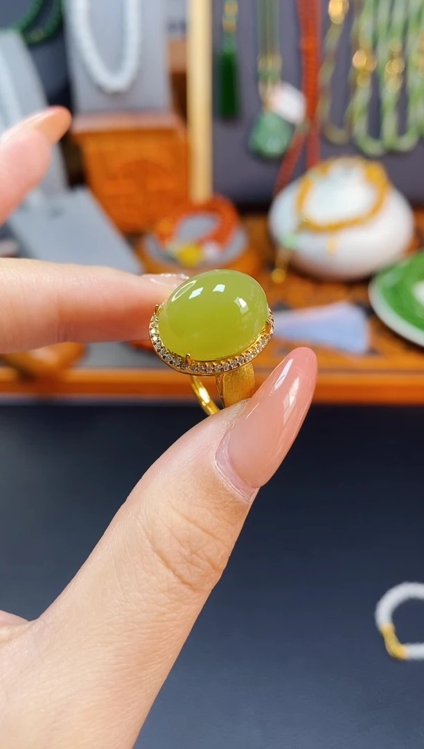 银S925镶嵌戒指和田玉黄口大蛋面戒指