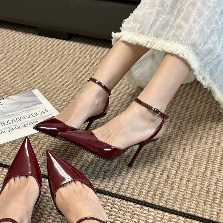 千金富家大小姐鞋子黑色高跟鞋女细跟漆皮一字带尖头包头凉鞋女款