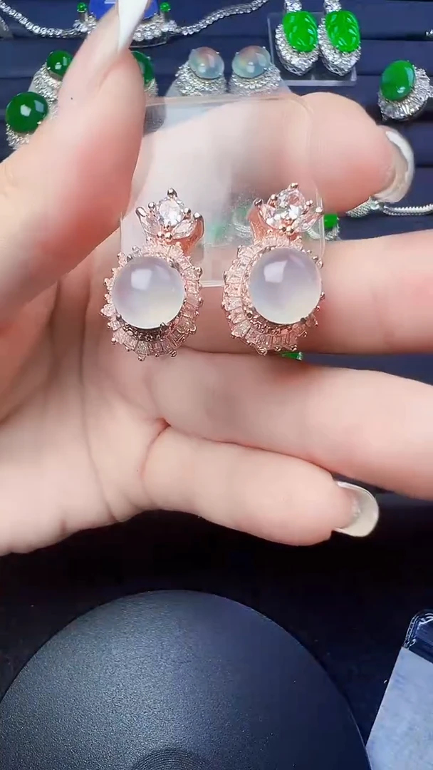 定制翡翠未镶嵌耳钉