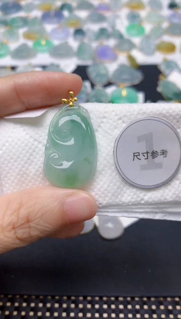 翡翠18K金镶嵌颈饰天然缅甸A货翡翠