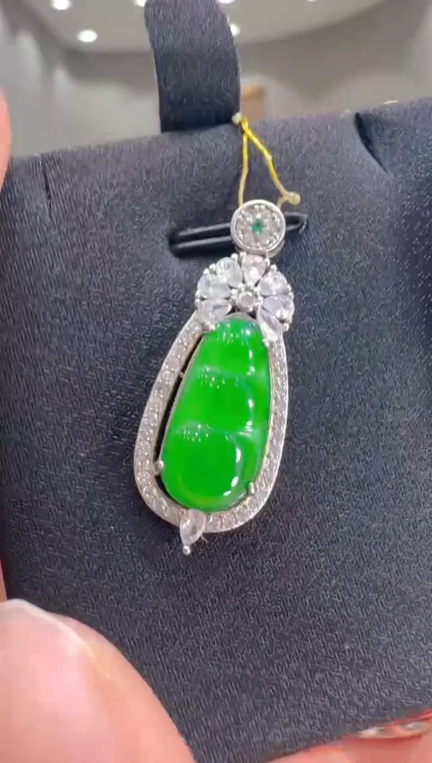 【闪购商品】翡翠吊坠(不含链)银S925镶嵌天然翡翠A货多样性发一件