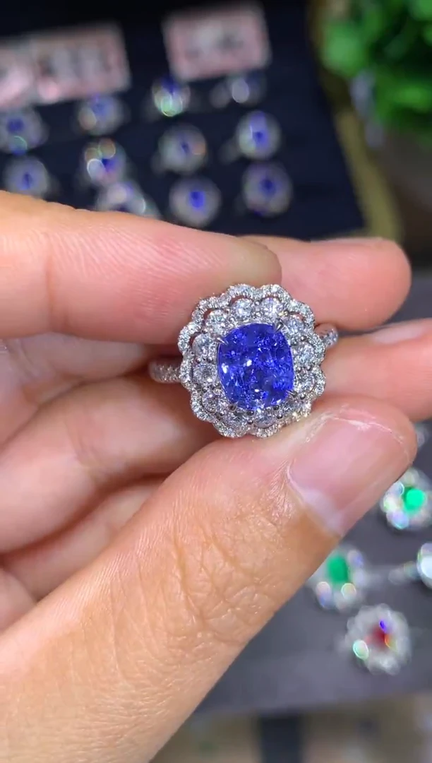 戒指蓝宝石18K金镶嵌2.71ct 无烧