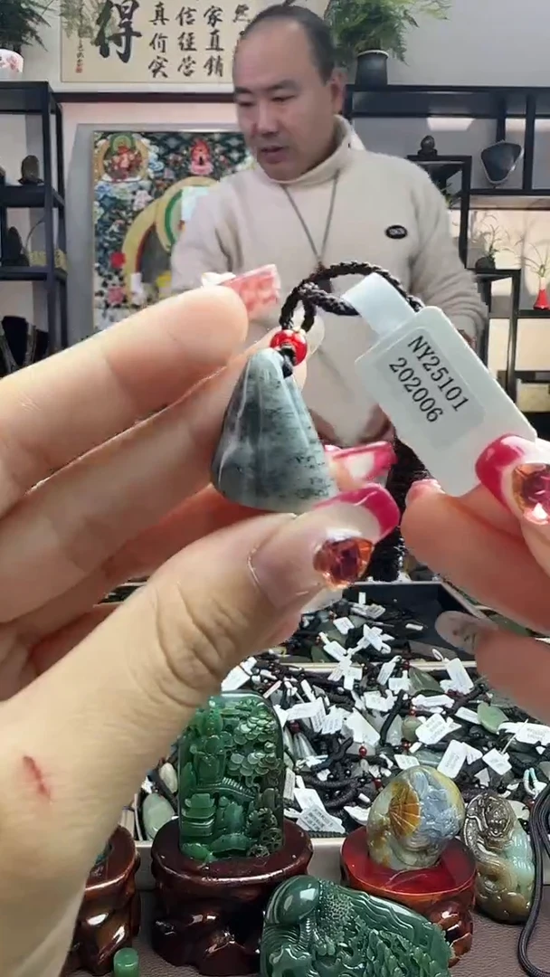 颈饰未镶嵌和田玉2006