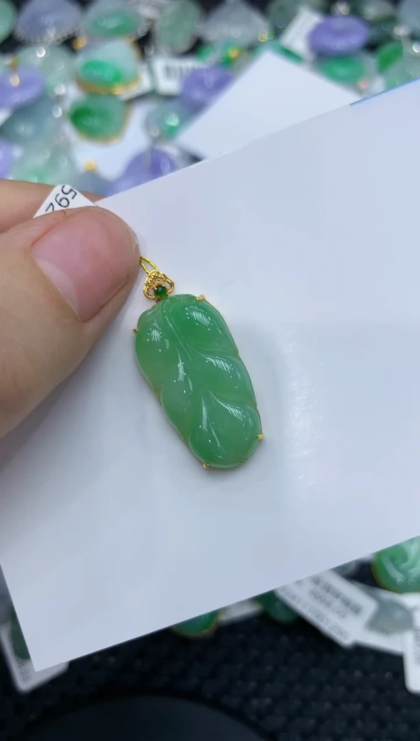 【闪购商品】翡翠颈饰18K金镶嵌1111111111111