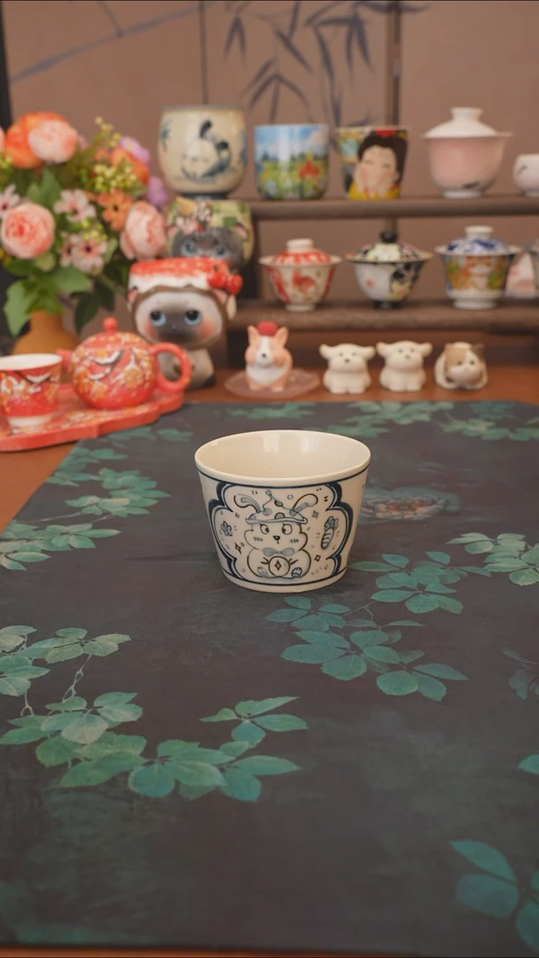 柯柯  小白兔描金猪口杯