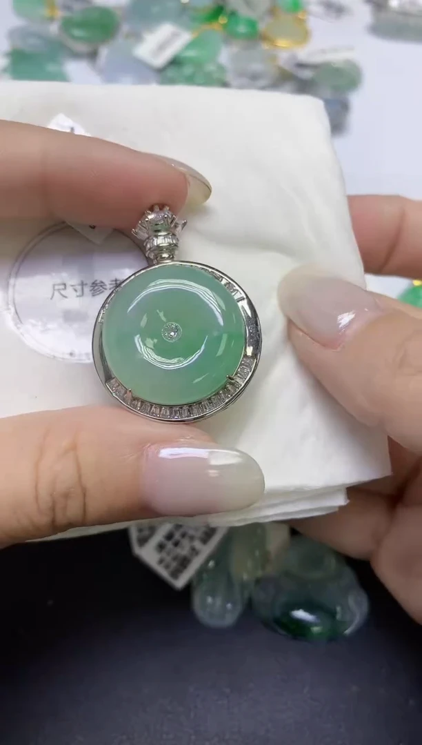 颈饰未镶嵌翡翠天然缅甸翡翠A货百元以上9元证书费自理