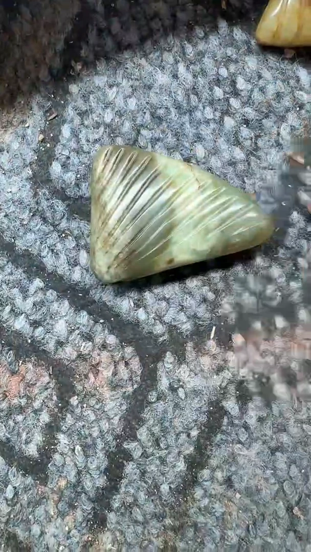 未镶嵌和田玉挂件摆件