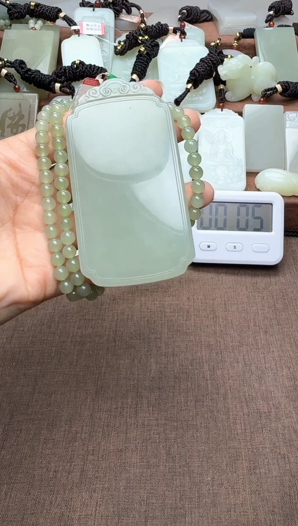 颈饰未镶嵌和田玉1