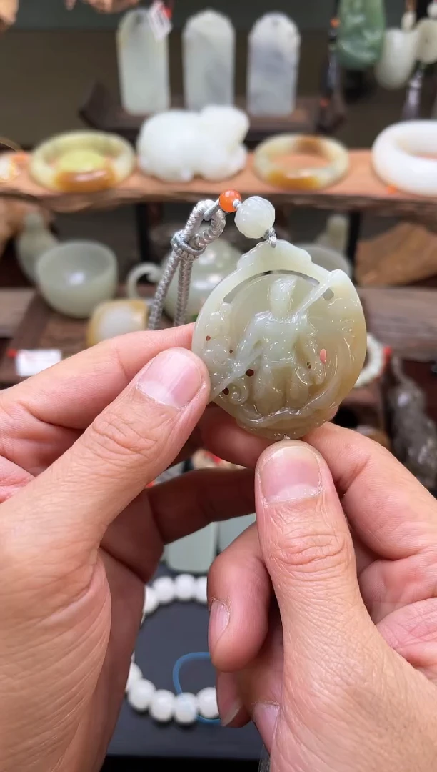 【闪购商品】和田玉挂件未镶嵌且末迪克兰带糖大圣归来9004256