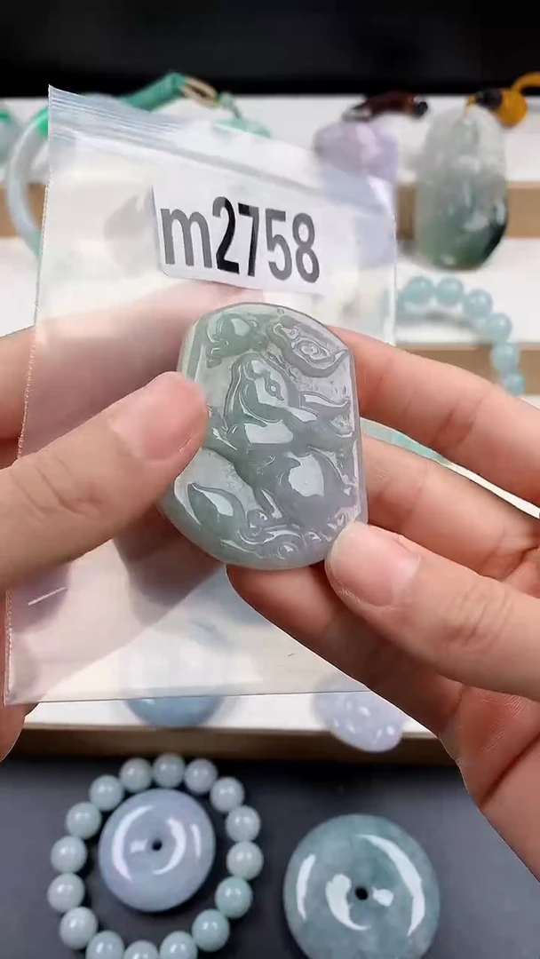 颈饰未镶嵌翡翠天然翡翠吊坠挂件