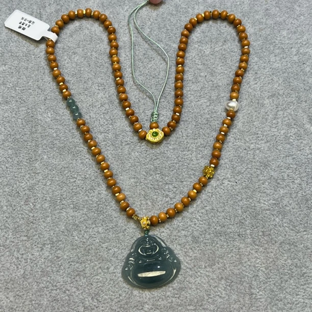 蓝水翡翠佛公吊坠项链