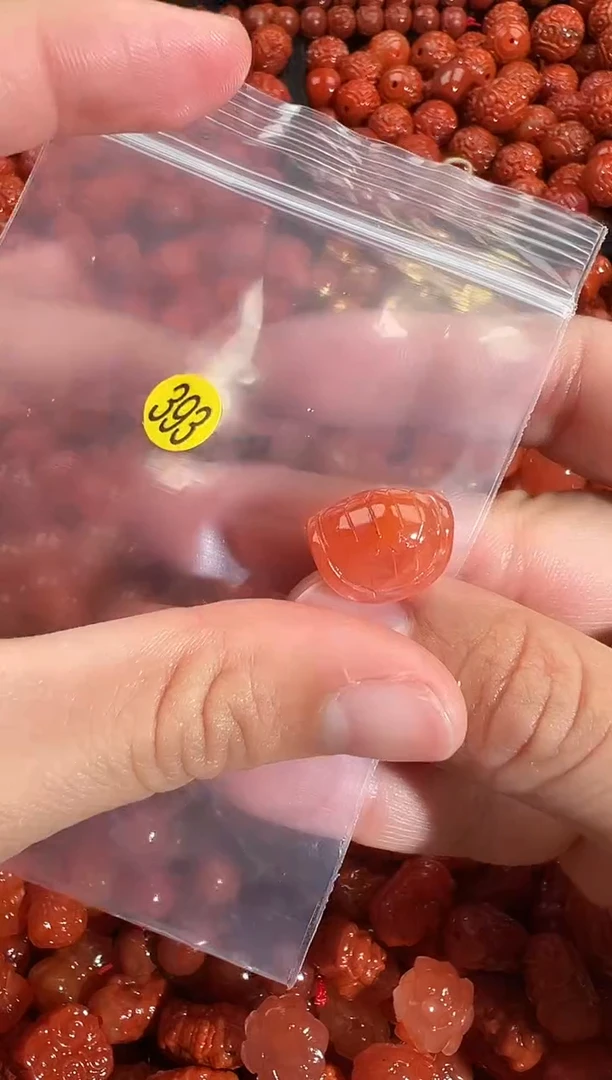 颈饰未镶嵌南红玛瑙1