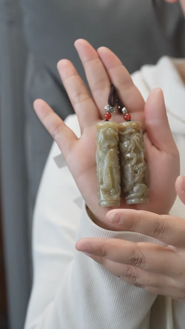 和田玉未镶嵌颈饰多样性发其一