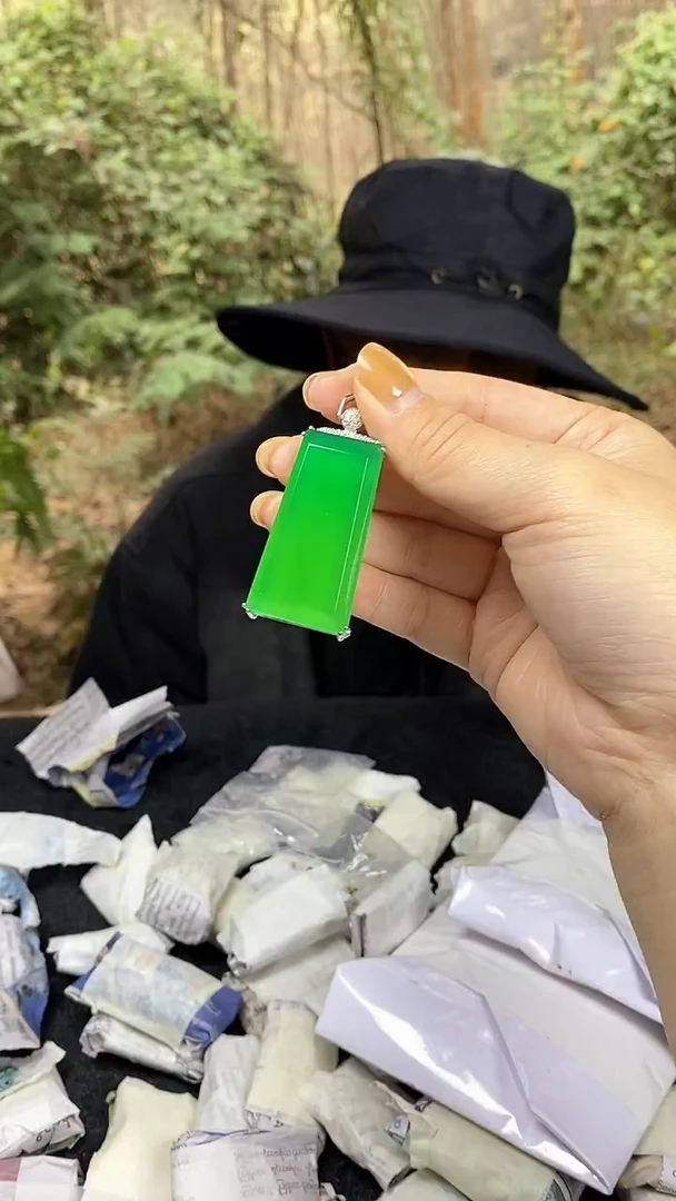 满色吊坠 所见即所得！！