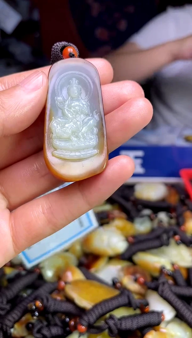 和田玉未镶嵌颈饰1