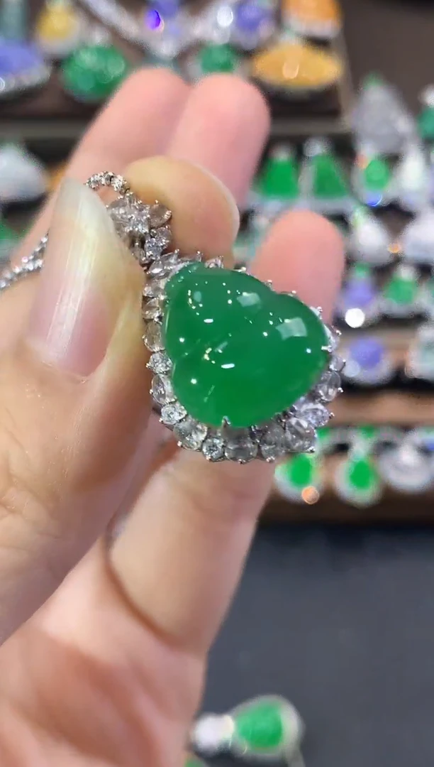 吊坠(不含链)18K金镶嵌翡翠雨*C36