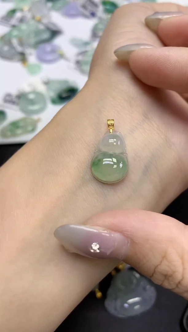 颈饰18K金镶嵌翡翠天然缅甸翡翠A货百元以上9元证书费自理