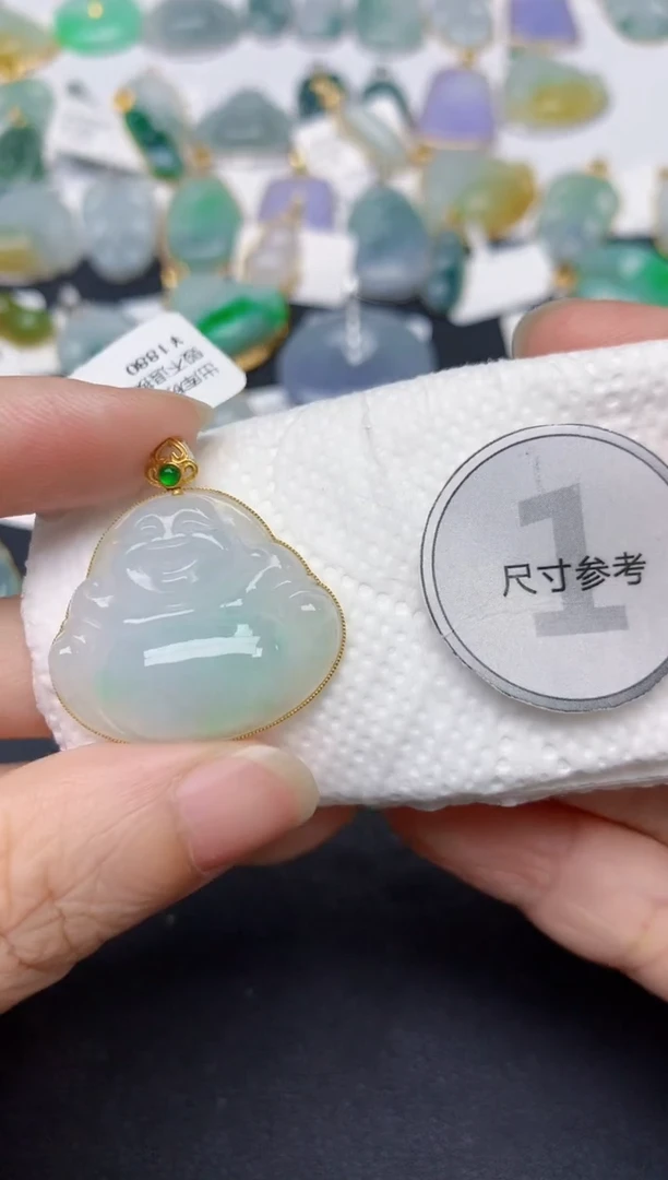 翡翠18K金镶嵌颈饰天然缅甸A货翡翠