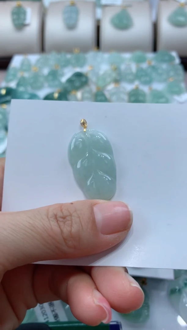 【闪购商品】翡翠颈饰18K金镶嵌天然A货翡翠挂件