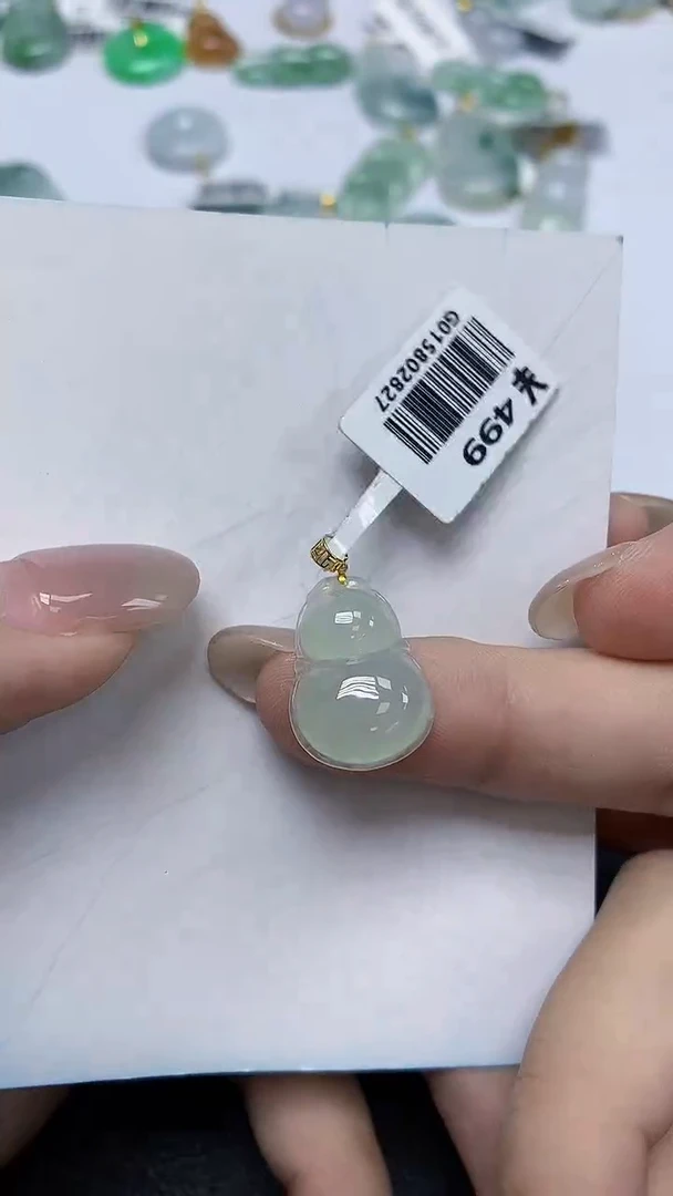 翡翠18K金镶嵌颈饰天然缅甸翡翠A货