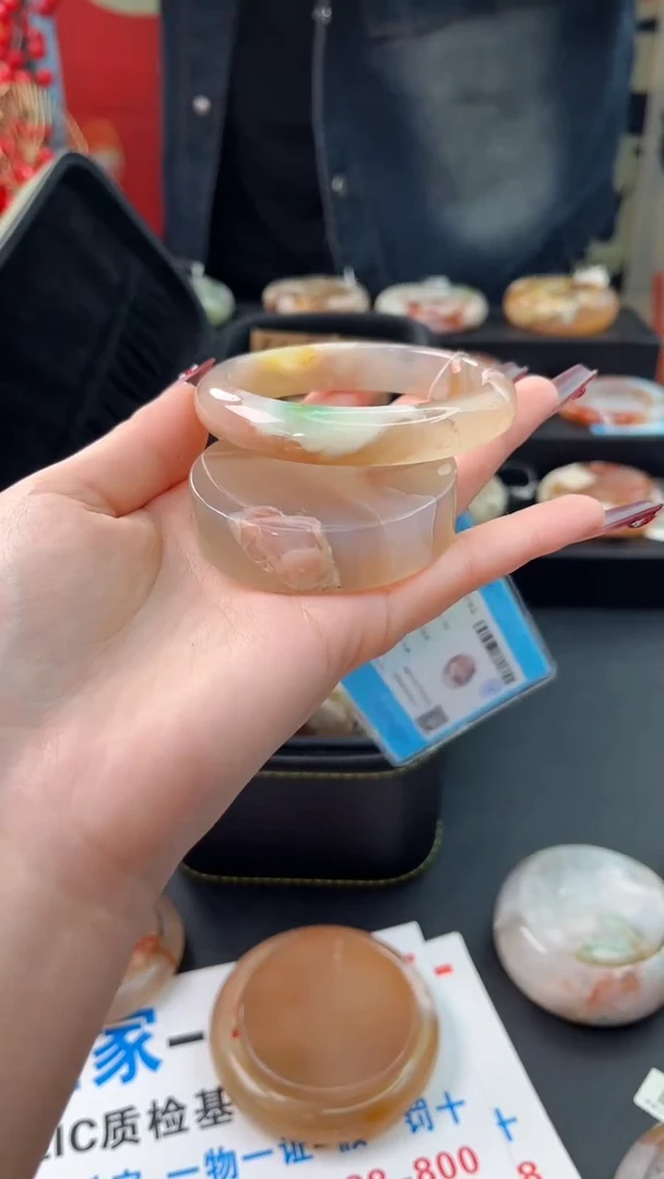 【闪购商品】石英质玉手镯未镶嵌赠送镯心（57圈口