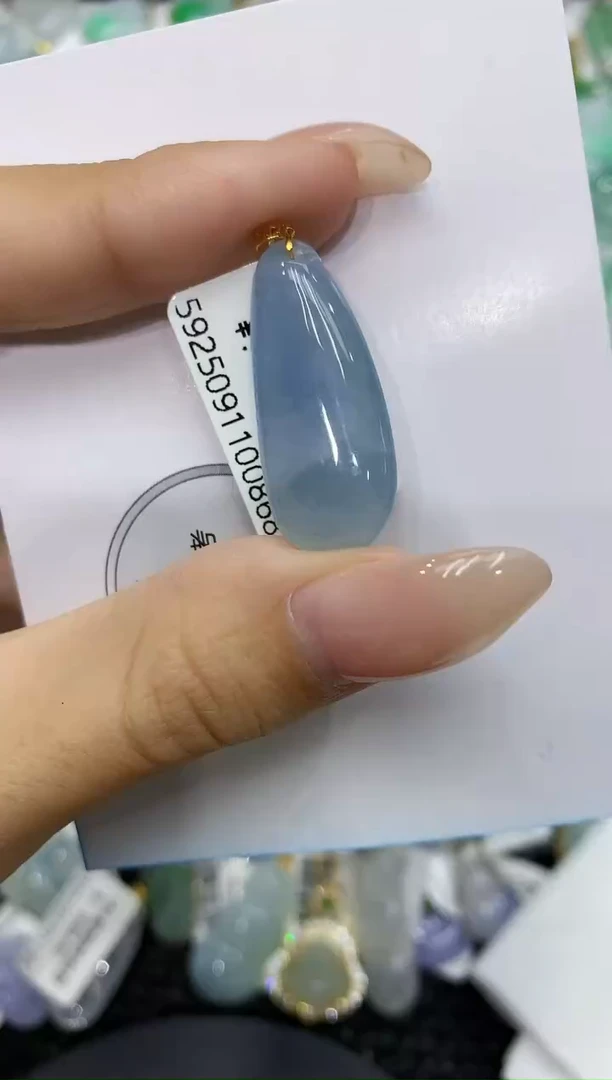 颈饰18K金镶嵌翡翠111111111111